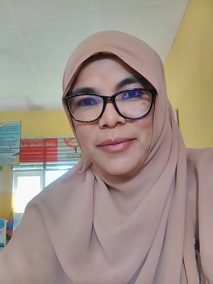 Hj. Iis Kartini, S.Pd.Mat